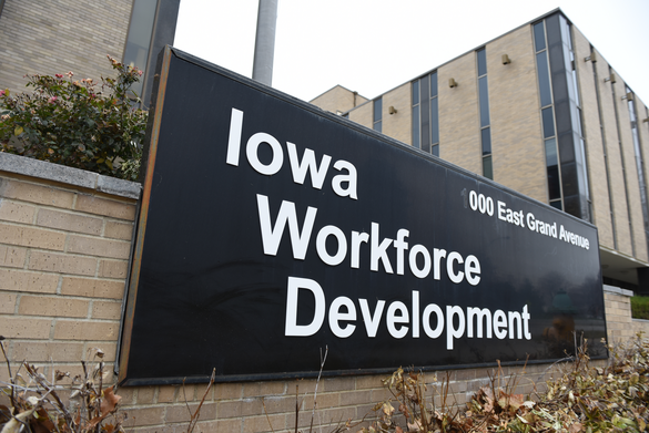 A photo showing the outside of Iowa Workforce Development.